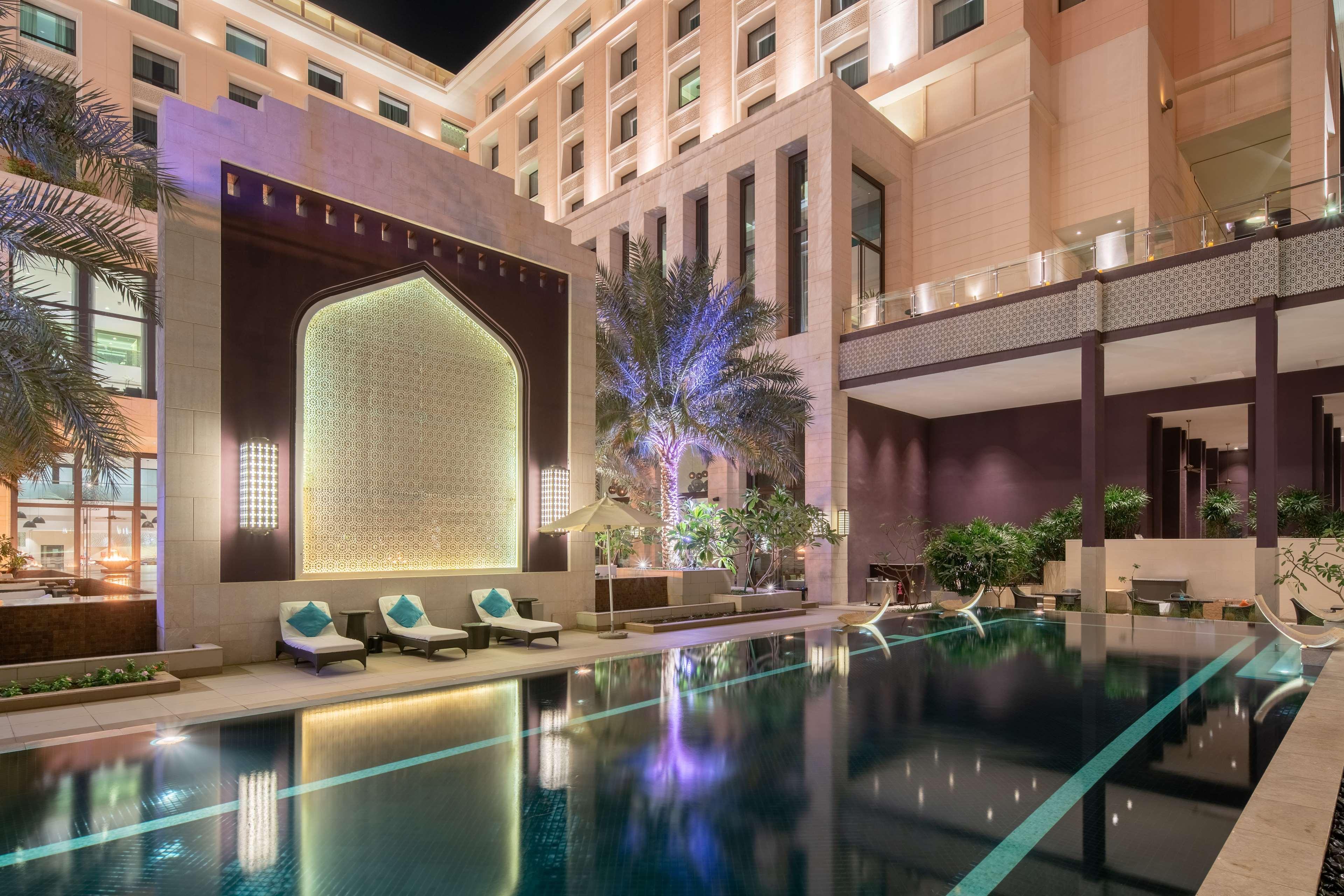 מלון Radisson Collection Muscat, Hormuz Grand מראה חיצוני תמונה The pool at the hotel