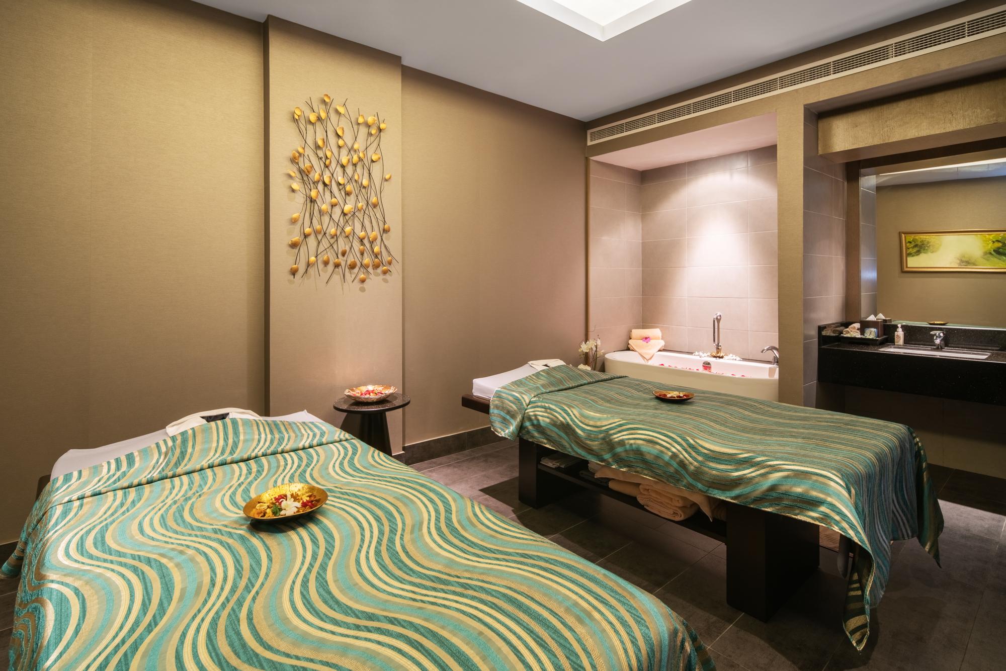 מלון Radisson Collection Muscat, Hormuz Grand מראה חיצוני תמונה A spa treatment room
